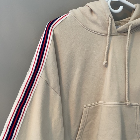 Aritzia TNA cropped hoodie size small - Picture 4 of 4